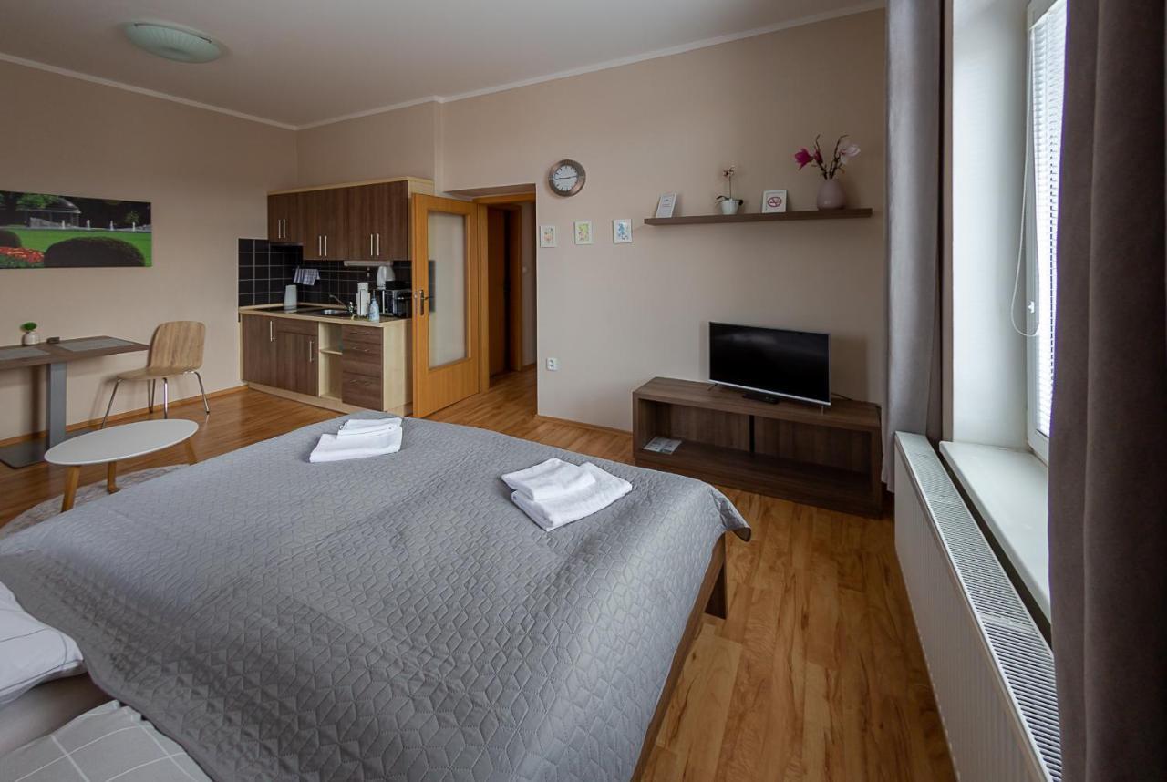 Penzion Apartmany Resident Poděbrady Exteriör bild